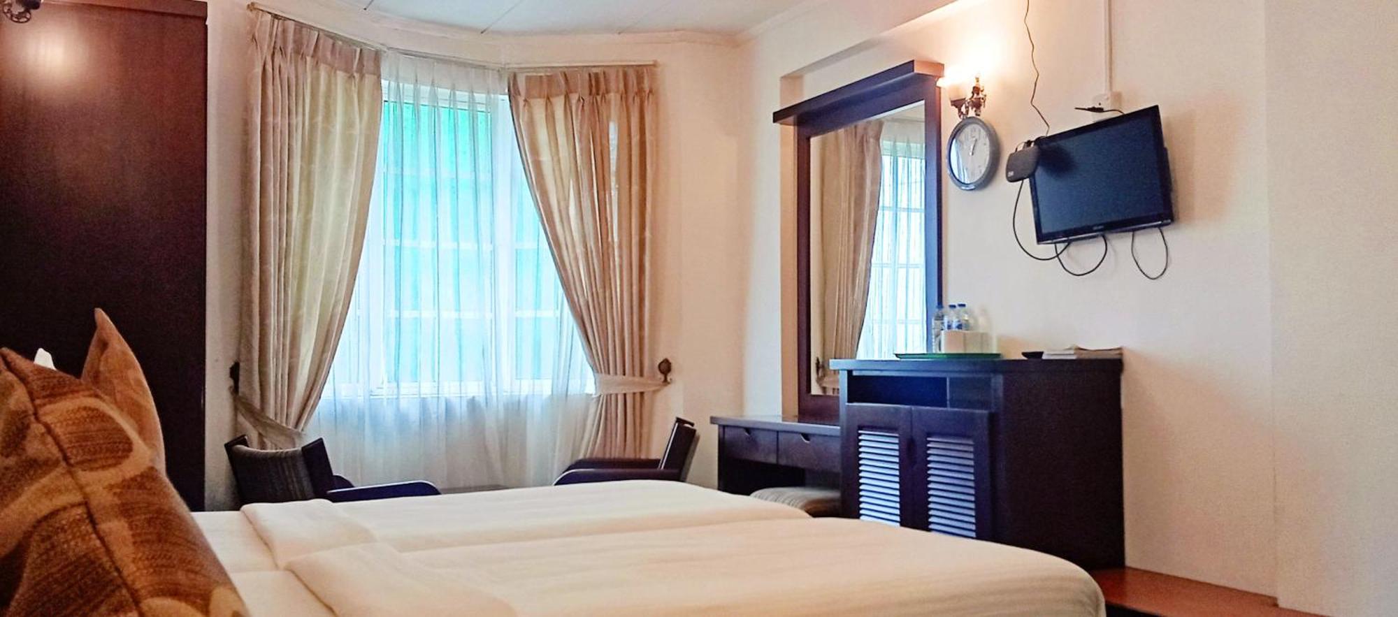 The Rock Hotel Нувара-Элия Экстерьер фото